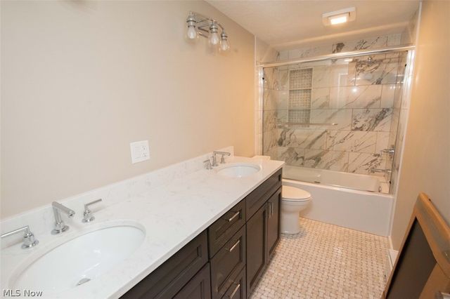 8796 Evergreen Drive 8794, Mentor, OH 44060