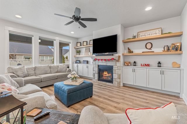 3827 W Viso St, Meridian, ID 83646