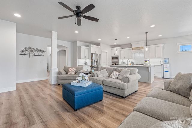 3827 W Viso St, Meridian, ID 83646