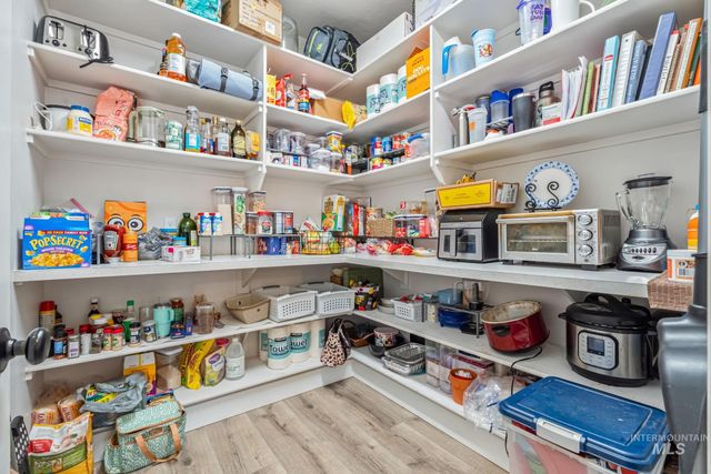 3827 W Viso St, Meridian, ID 83646