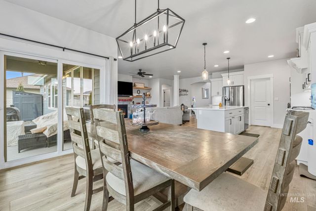 3827 W Viso St, Meridian, ID 83646