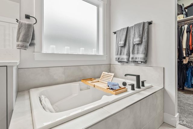 3827 W Viso St, Meridian, ID 83646