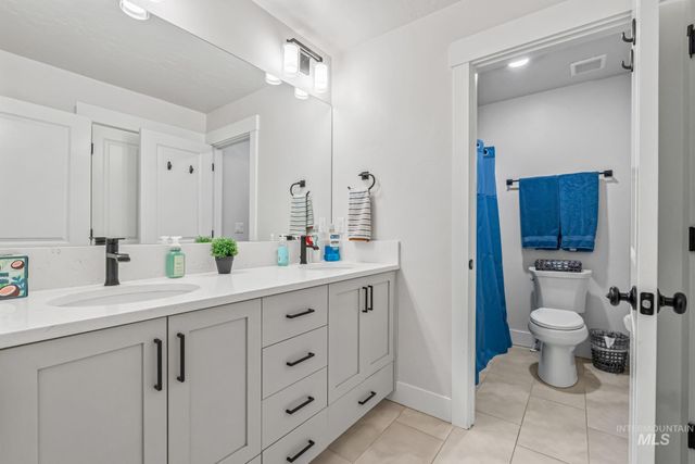 3827 W Viso St, Meridian, ID 83646