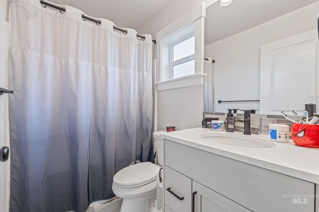 3827 W Viso St, Meridian, ID 83646