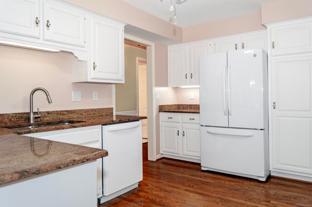 174 Windwood Pointe Street, St Clair Shores, MI 48080