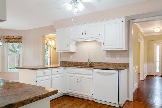 174 Windwood Pointe Street, St Clair Shores, MI 48080