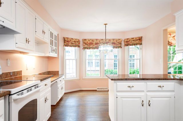 174 Windwood Pointe Street, St Clair Shores, MI 48080