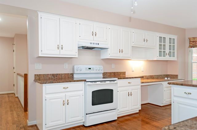 174 Windwood Pointe Street, St Clair Shores, MI 48080