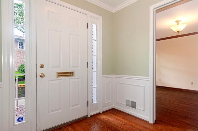 174 Windwood Pointe Street, St Clair Shores, MI 48080