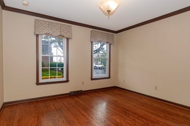 174 Windwood Pointe Street, St Clair Shores, MI 48080