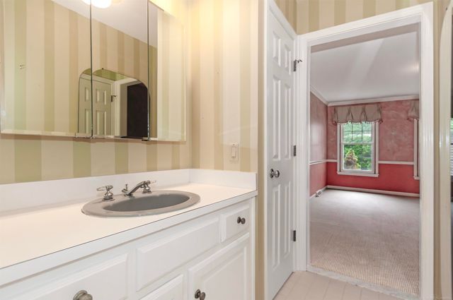 174 Windwood Pointe Street, St Clair Shores, MI 48080