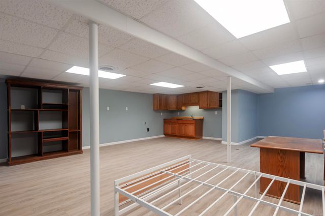 174 Windwood Pointe Street, St Clair Shores, MI 48080