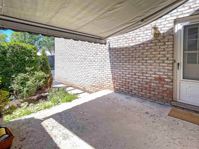 174 Windwood Pointe Street, St Clair Shores, MI 48080