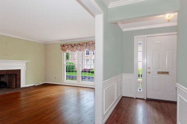 174 Windwood Pointe Street, St Clair Shores, MI 48080