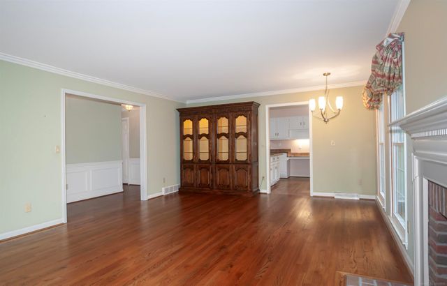 174 Windwood Pointe Street, St Clair Shores, MI 48080