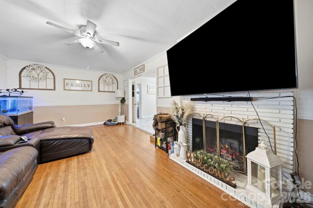 1636 Carolina Circle, Gastonia, NC 28054