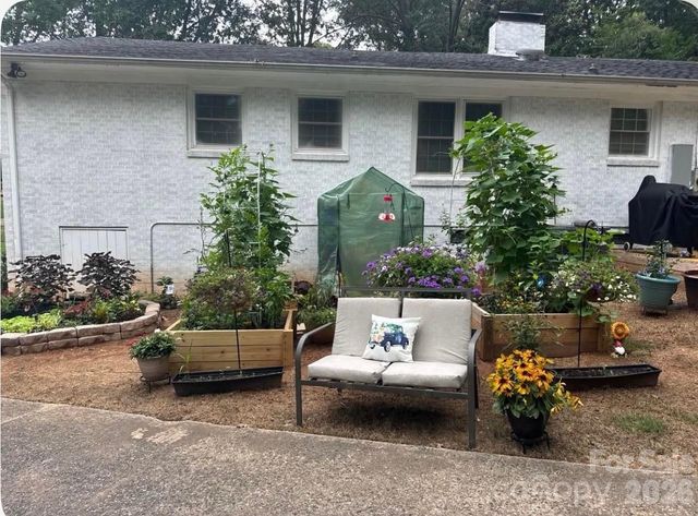 1636 Carolina Circle, Gastonia, NC 28054