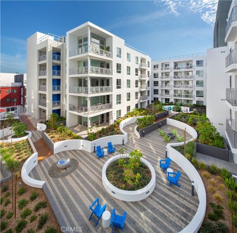 6200 Variel Avenue 528, Woodland Hills, CA 91367