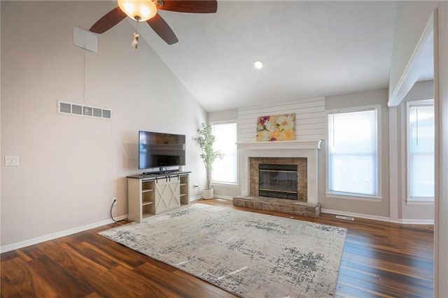 113 SE Bristol Drive, Lee's Summit, MO 64063