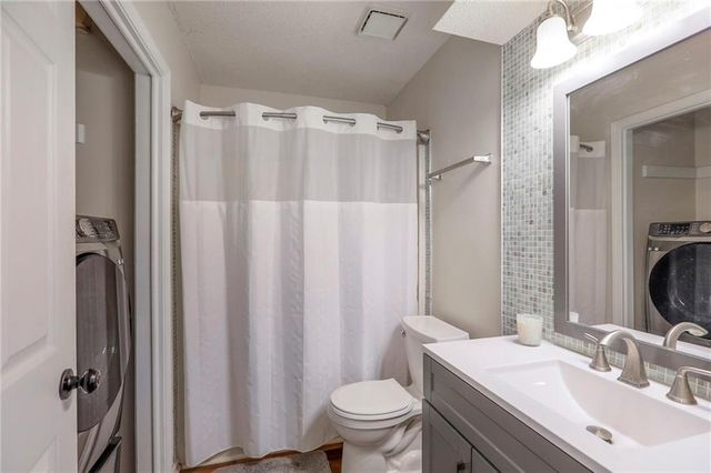 113 SE Bristol Drive, Lee's Summit, MO 64063