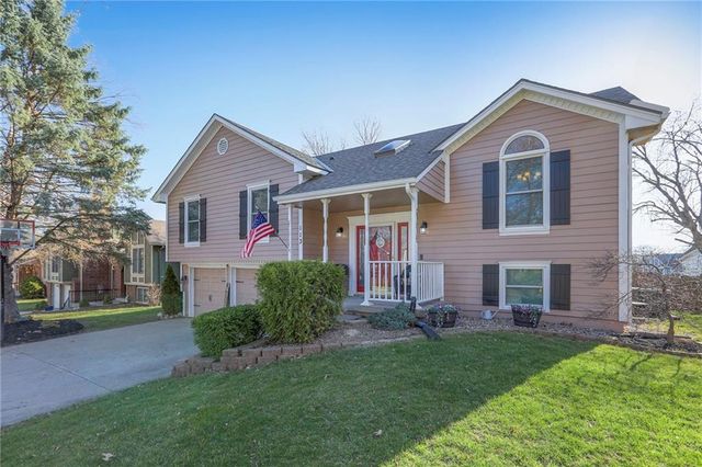 113 SE Bristol Drive, Lee's Summit, MO 64063