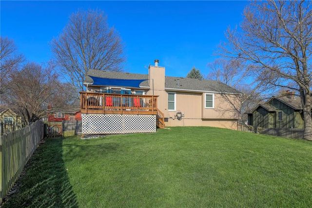 113 SE Bristol Drive, Lee's Summit, MO 64063