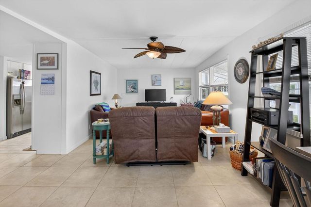 9020 Fomento Bay, Boynton Beach, FL 33436