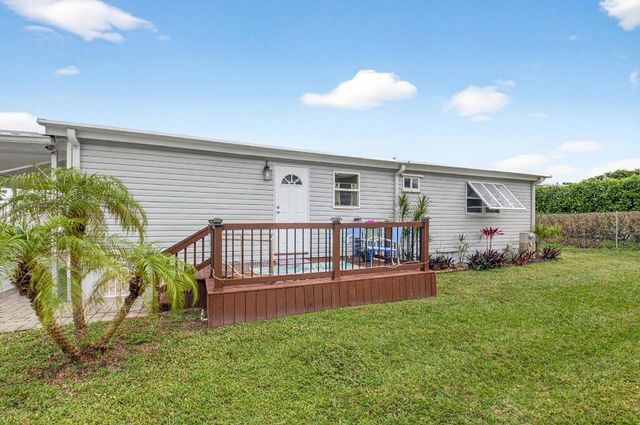 9020 Fomento Bay, Boynton Beach, FL 33436