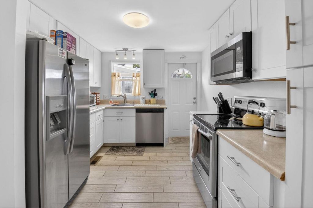 9020 Fomento Bay, Boynton Beach, FL 33436