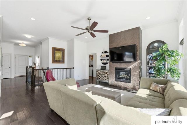 2823 Lakeside Drive, Plattsmouth, NE 68048