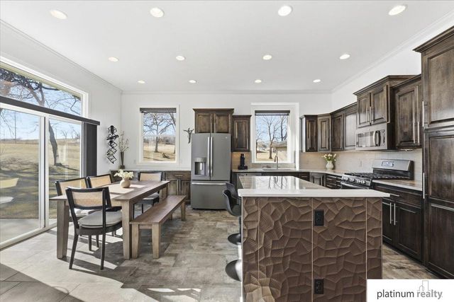 2823 Lakeside Drive, Plattsmouth, NE 68048