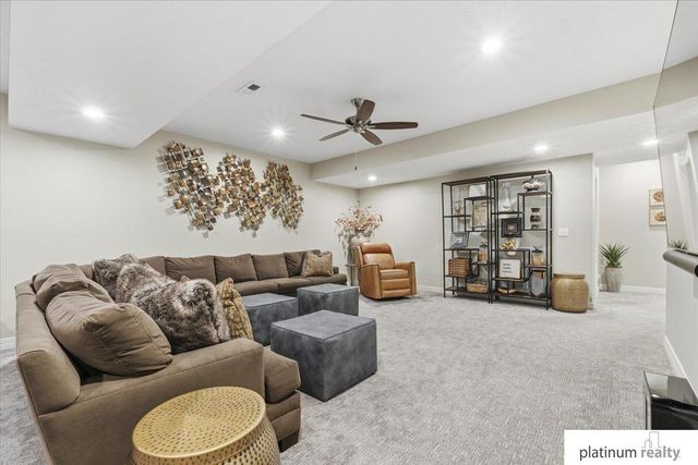 2823 Lakeside Drive, Plattsmouth, NE 68048