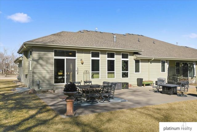 2823 Lakeside Drive, Plattsmouth, NE 68048