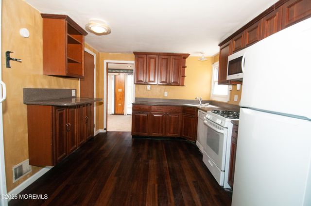 131 Veeder Lane, Bayville, NJ 08721