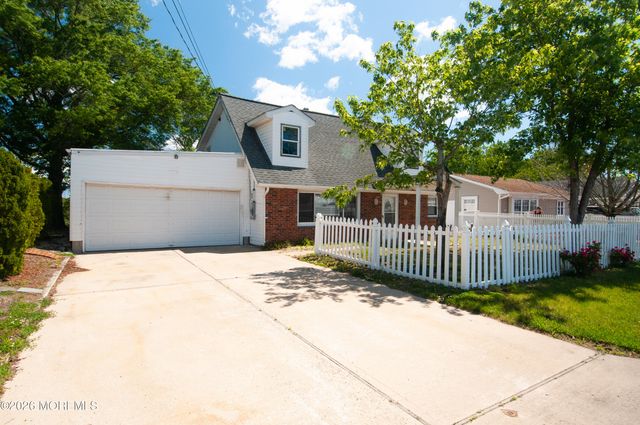 131 Veeder Lane, Bayville, NJ 08721