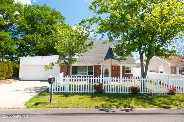 131 Veeder Lane, Bayville, NJ 08721