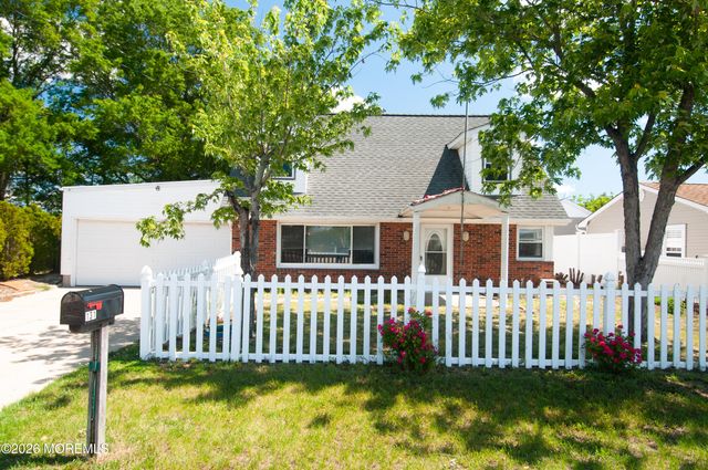 131 Veeder Lane, Bayville, NJ 08721