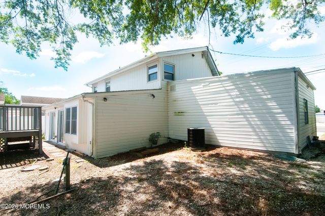 131 Veeder Lane, Bayville, NJ 08721