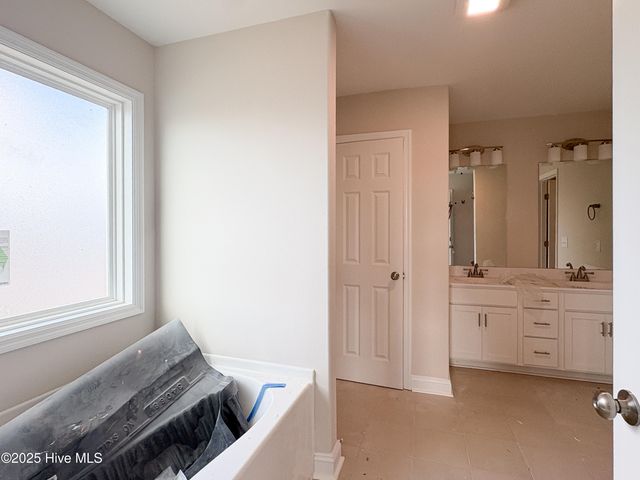 763 Aria Lane, Hubert, NC 28539