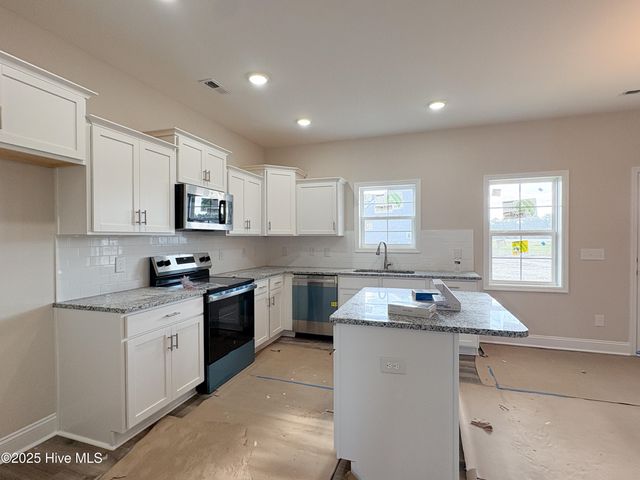 763 Aria Lane, Hubert, NC 28539