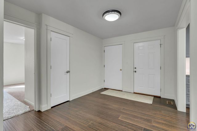 206 Tumbleweed Dr, Lawrence, KS 66049