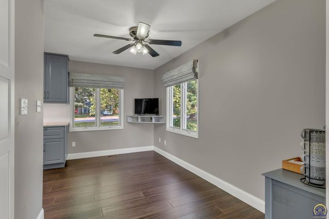 206 Tumbleweed Dr, Lawrence, KS 66049