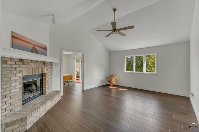 206 Tumbleweed Dr, Lawrence, KS 66049