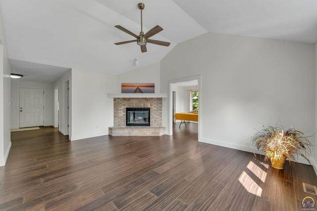 206 Tumbleweed Dr, Lawrence, KS 66049