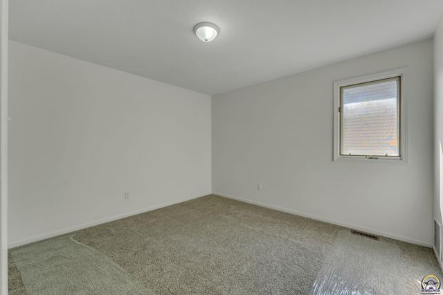 206 Tumbleweed Dr, Lawrence, KS 66049