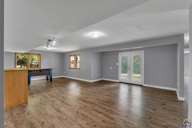 206 Tumbleweed Dr, Lawrence, KS 66049
