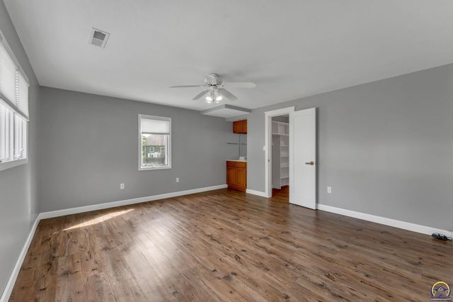 206 Tumbleweed Dr, Lawrence, KS 66049