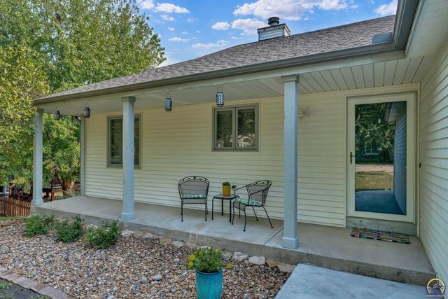 206 Tumbleweed Dr, Lawrence, KS 66049