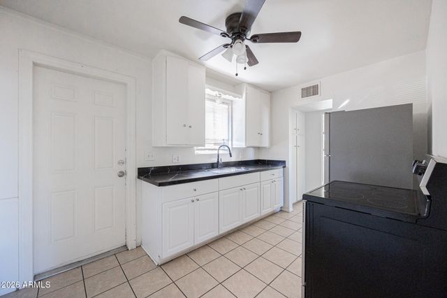 1915 N 26TH Place 4, Phoenix, AZ 85008