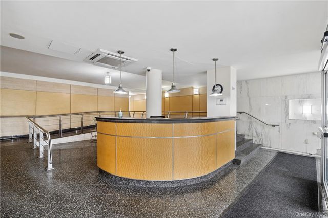 61-35 98TH Street 12M, Rego Park, NY 11374